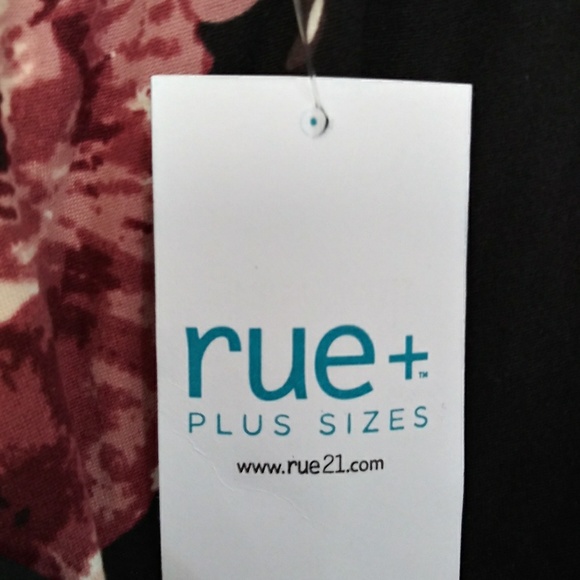 Rue 21 Floral bodysuit - Picture 7 of 8